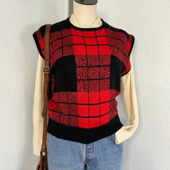 Red Red and Black Plaid  Crew Neck Sweater Vest Size Small - Picture 1 of 5